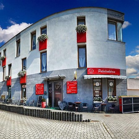Apartmany U Basty Hlucin Екстер'єр фото