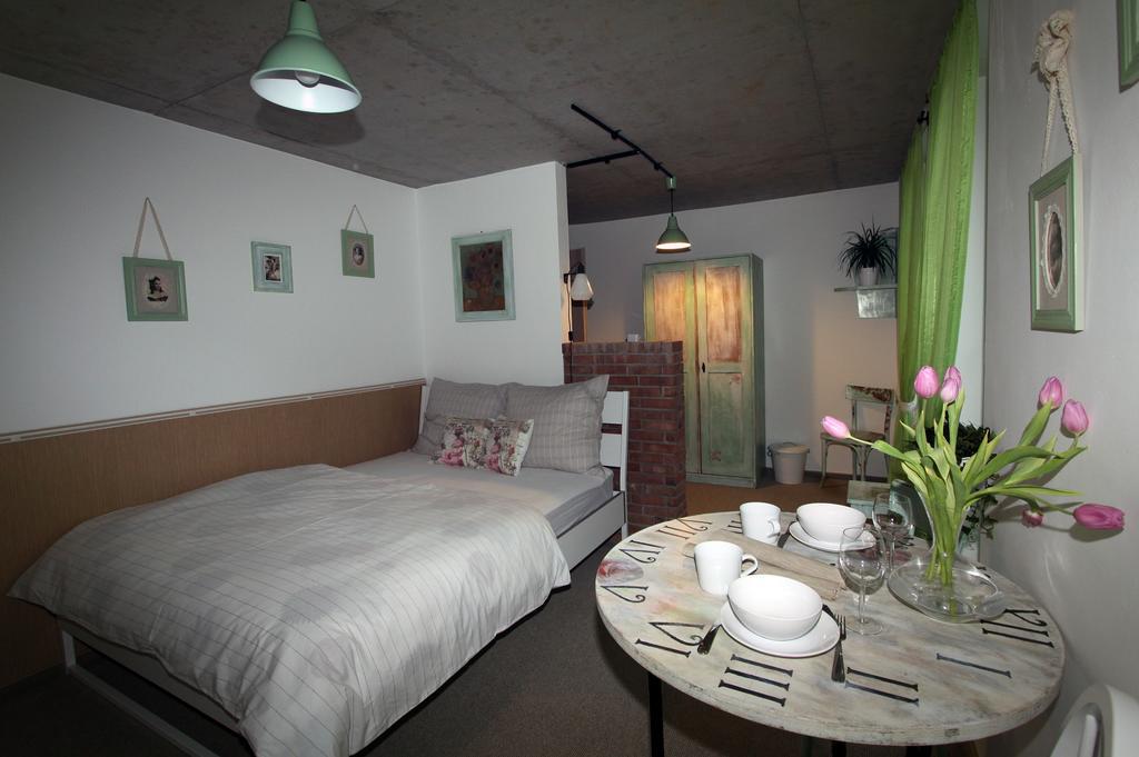 Apartmany U Basty Hlucin Екстер'єр фото