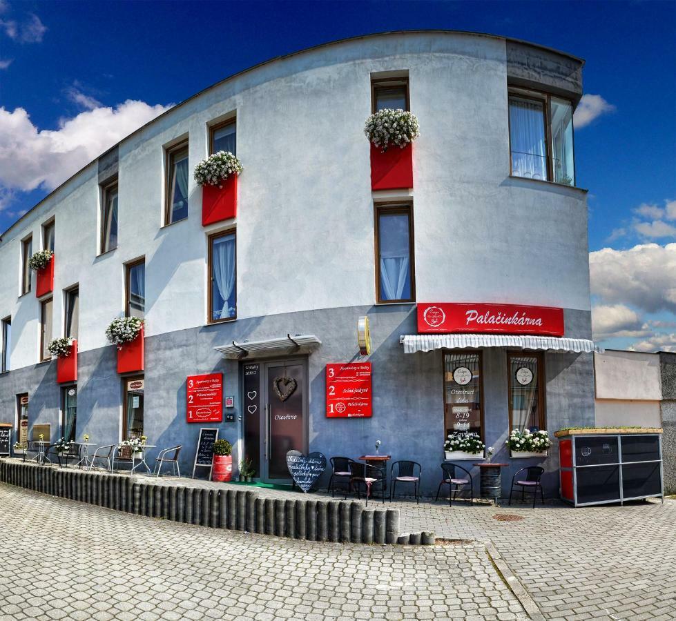 Apartmany U Basty Hlucin Екстер'єр фото